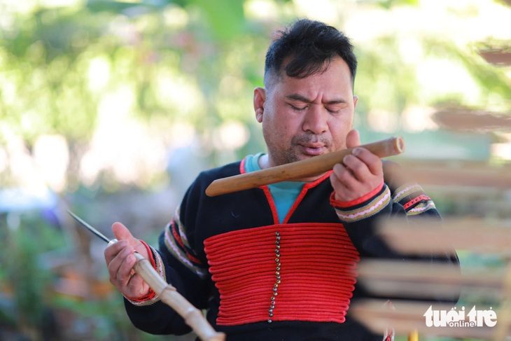 base64-17380647124291413710247 Chiếc đàn Piano của người Êđê - Ảnh 1.