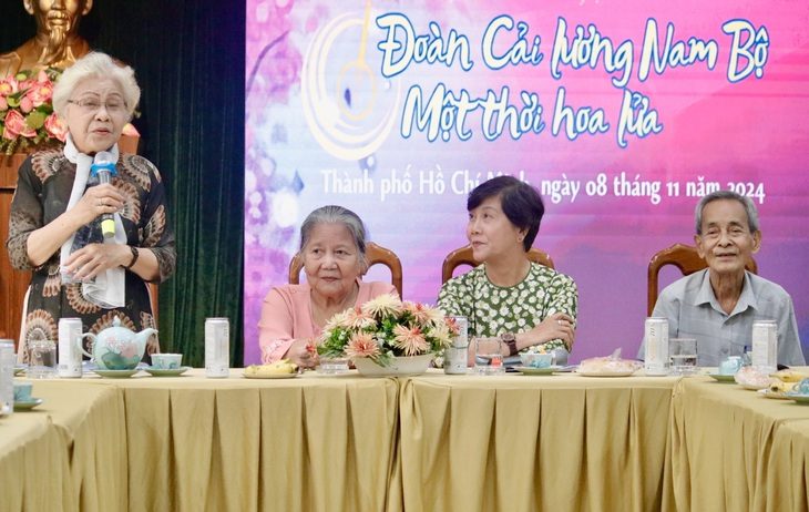 Chủ tịch Hồ Chí Minh thương Đoàn cải lương Nam Bộ vì là những 'người con' xa nhà, tập kết ra Bắc... - Ảnh 1. Chủ tịch Hồ Chí Minh thương Đoàn cải lương Nam Bộ vì là những 'người con' xa nhà, tập kết ra Bắc... - Ảnh 1.