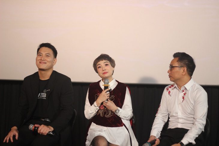 baf41c3d-0872-43d6-8621-8b93af3f4a1c-1736943042089945338405 Chuồn chuồn ớt, Bà tôi… của ca sĩ Ngọc Khuê nay ‘đô thị quá’ - Ảnh 1.