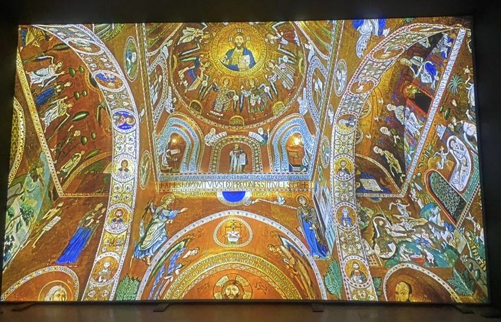 Một bức khảm lộng lẫy tại nhà nguyện Palatine được mang tới cho người xem tại triển lãm Một bức khảm lộng lẫy ở nhà nguyện Palatine được mang tới cho người xem tại triển lãm