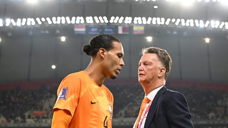 Van Dijk không hài lòng với phát biểu của ông thầy cũ - Ảnh: REUTERS